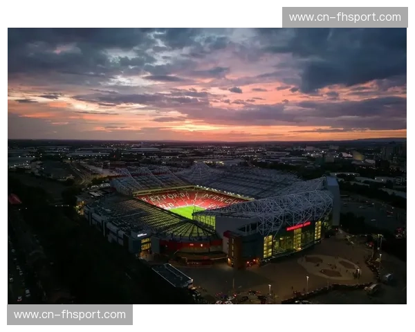 圣徒之战：老特拉福德的荣耀与挣扎，圣玛丽球场的希望与挑战